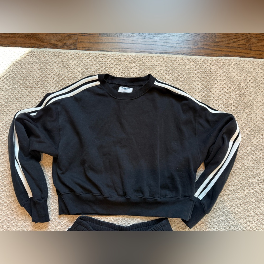 Old Navy Black and White Sweatshirt and Sweatpants Set - Picture 2 of 5